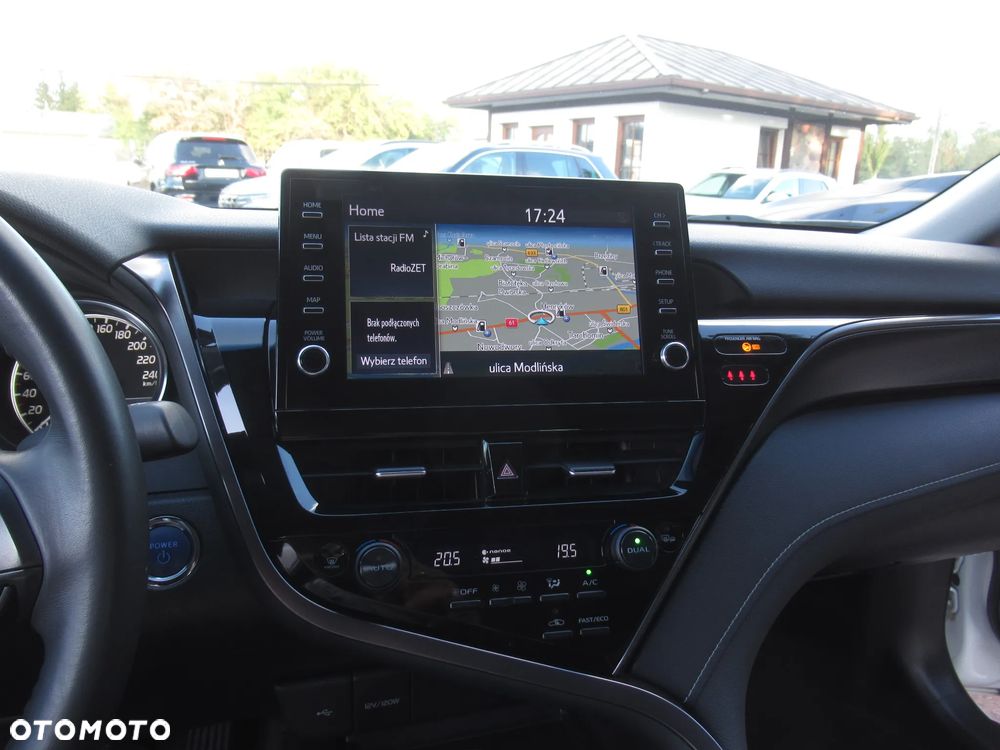 Toyota Camry 2.5 Hybrid Prestige CVT - 18