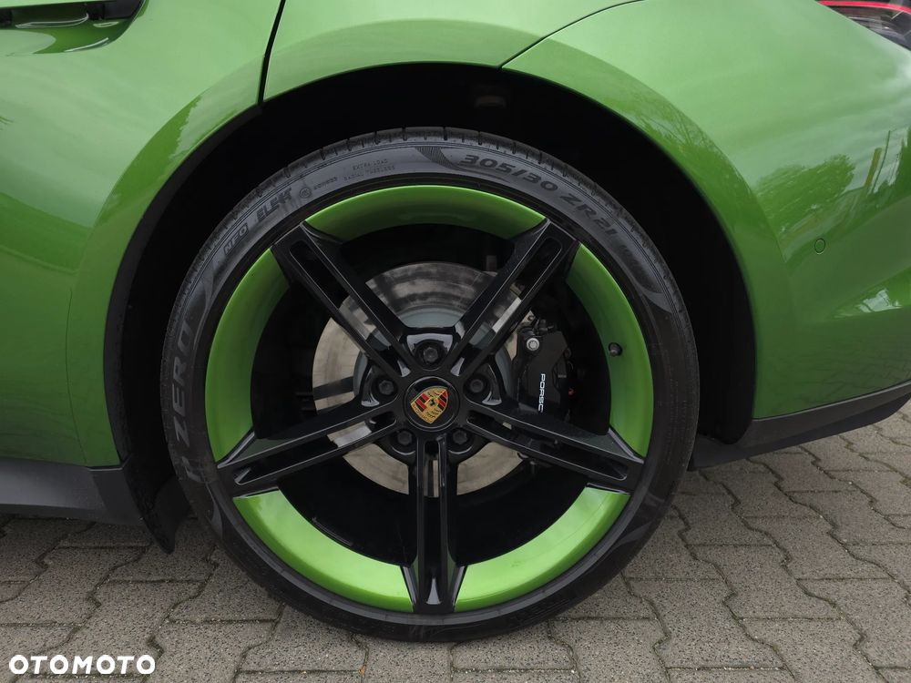 Porsche Taycan Turbo - 7
