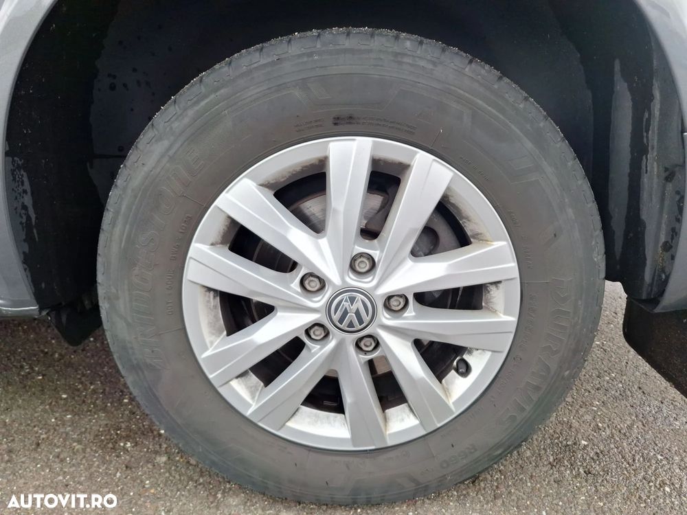 Volkswagen Caravelle - 28