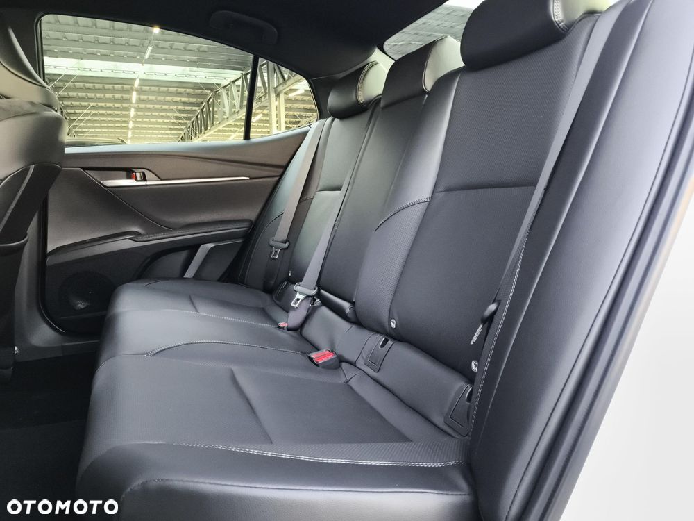 Toyota Camry - 12
