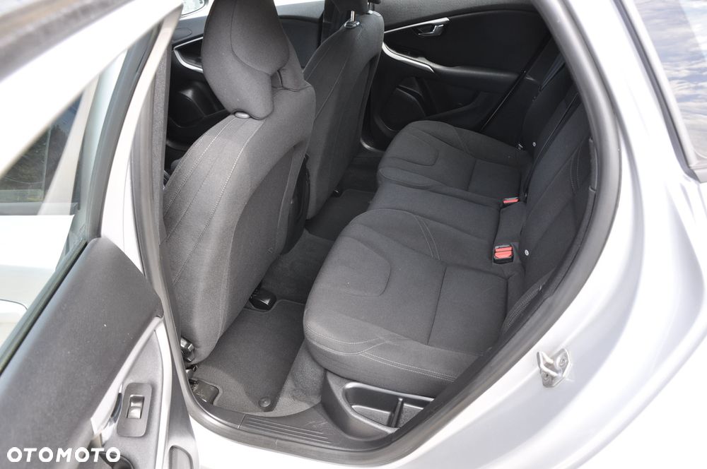 Volvo V40 D2 You - 23