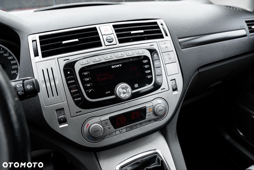 Ford Kuga - 32