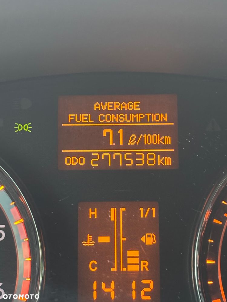 Toyota Avensis 2.0 D-4D Premium - 36