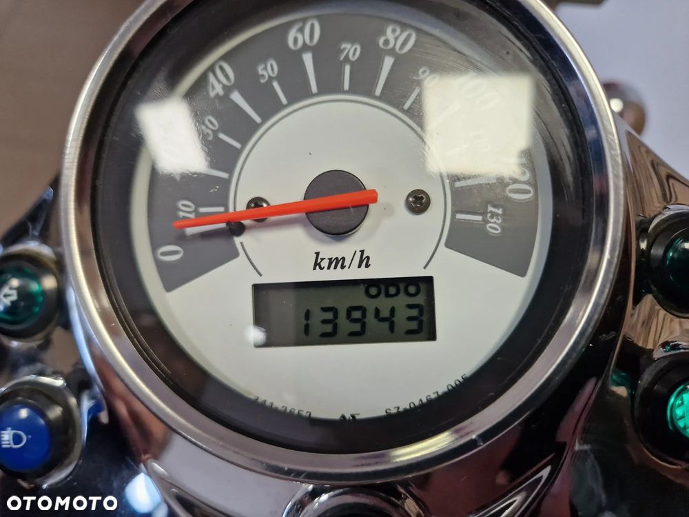 Suzuki Intruder - 7
