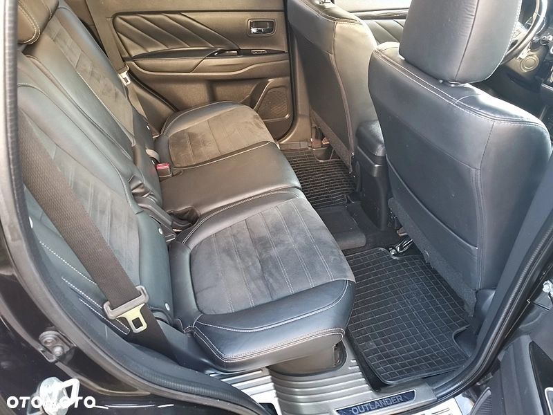 Mitsubishi Outlander 2.0 4WD Plus - 9