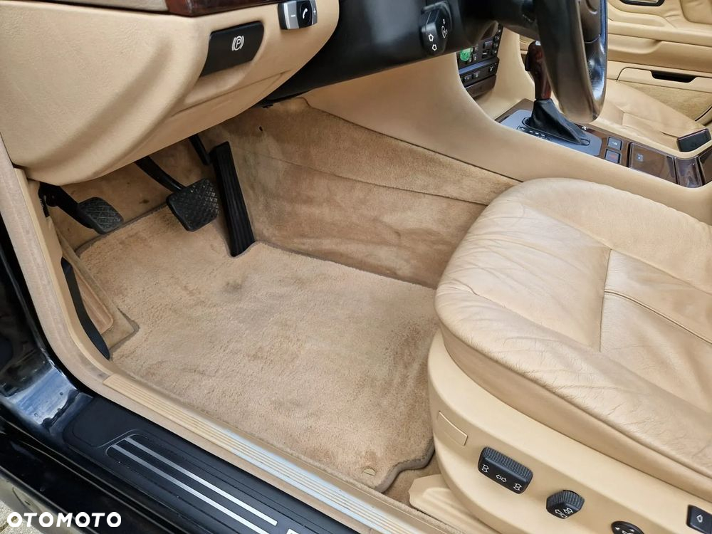 BMW Seria 7 740i - 23