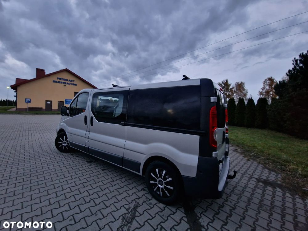 Opel Vivaro - 24