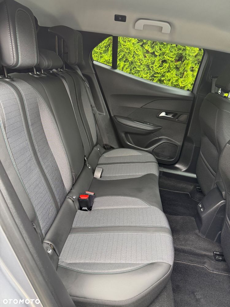 Peugeot 2008 BlueHDi 130 Allure S&S EAT8 - 16