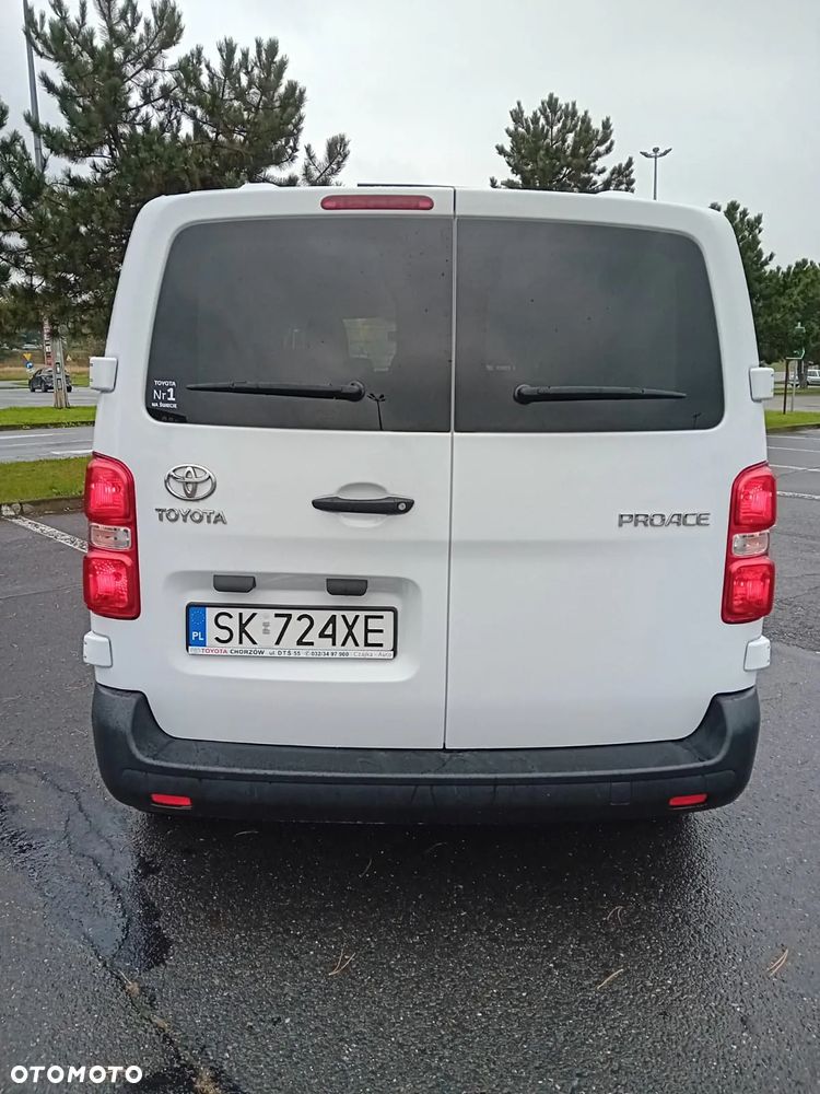 Toyota ProAce Kombi 2.0 D-4D Medium 2,8t - 6