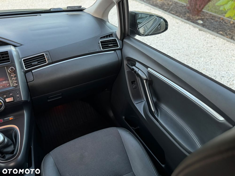 Toyota Verso 1.8 Prestige 7os EU6 - 15