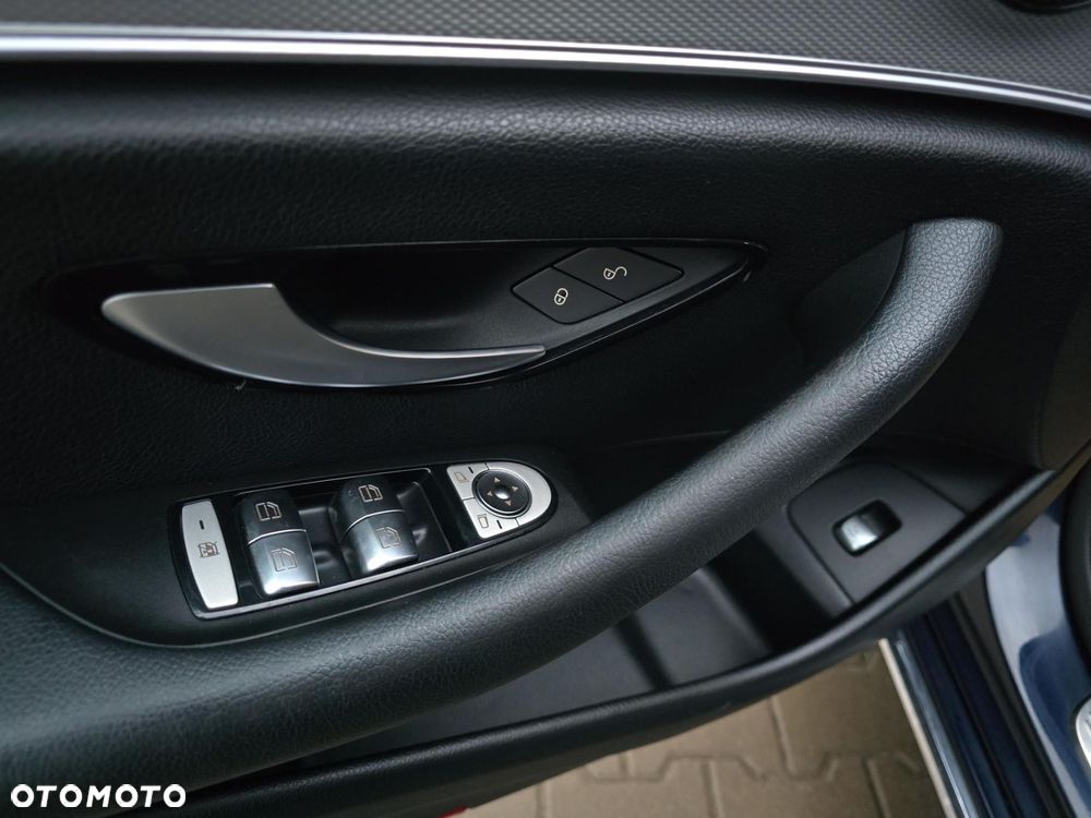 Mercedes-Benz Klasa E 200 d 9G-TRONIC - 10