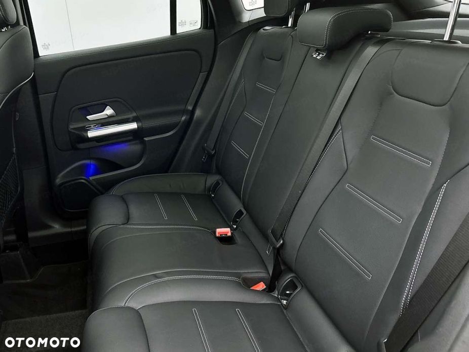Mercedes-Benz GLA 200 AMG Line - 14