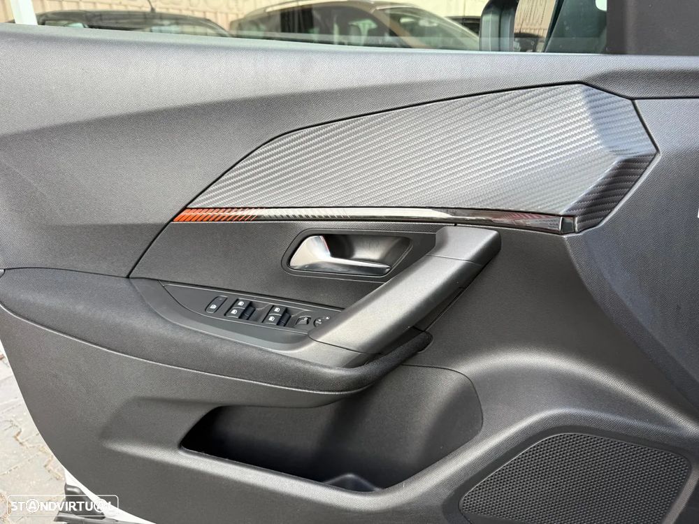 Peugeot e-2008 50 kWh Active Pack - 11