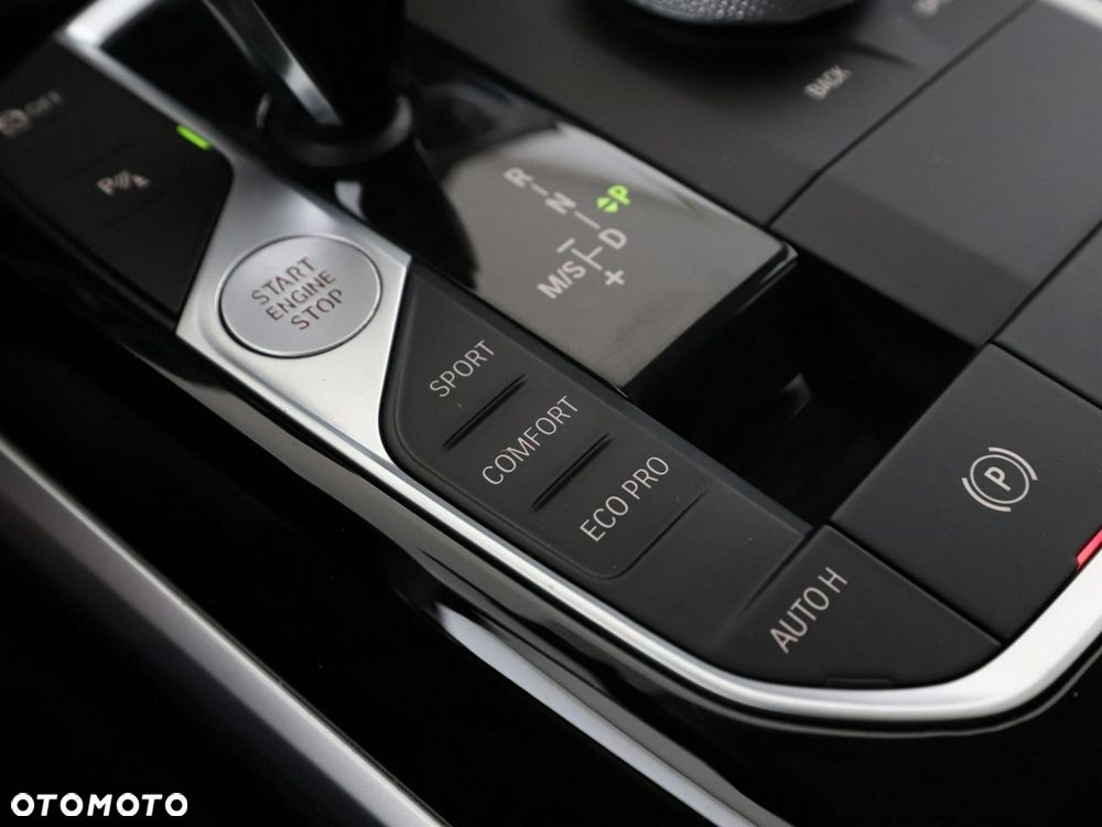 BMW Seria 3 320d xDrive MHEV Luxury Line - 32
