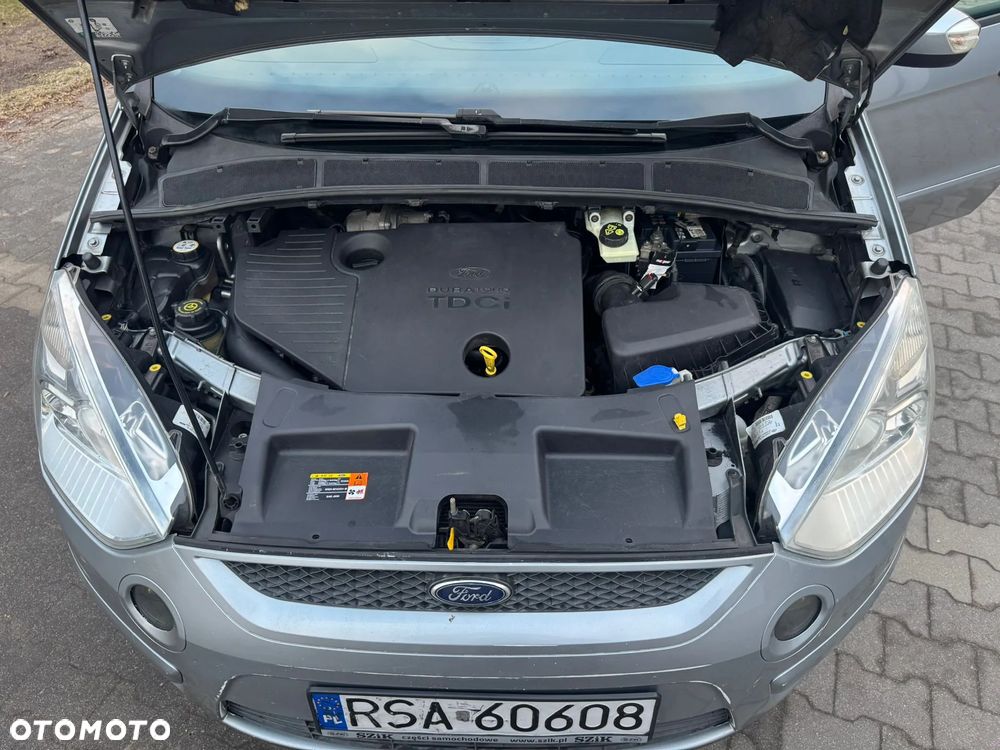 Ford S-Max - 16
