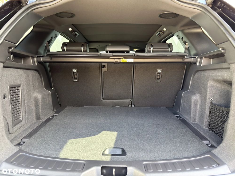 Land Rover Discovery Sport 2.0 D200 mHEV Metropolitan - 15
