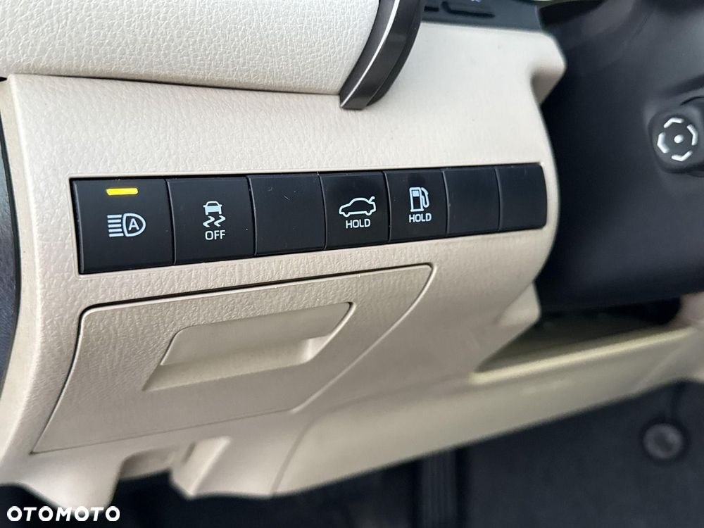 Toyota Camry 2.5 Hybrid Executive CVT - 21