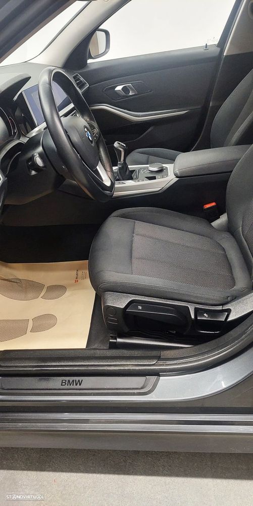 BMW 318 d Line Sport - 10