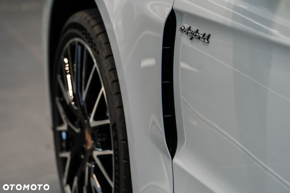 Porsche Panamera 4 - 12