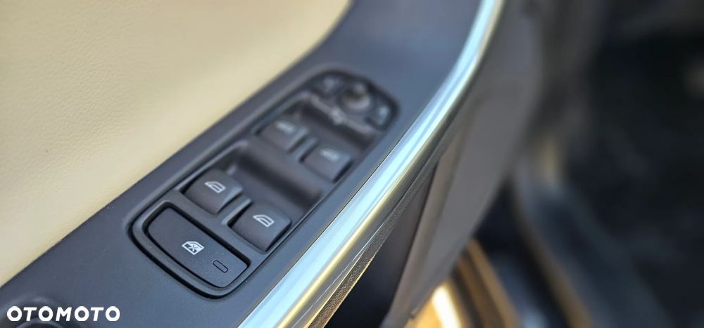 Volvo V60 T5 Drive-E Dynamic Edition (Momentum) - 16