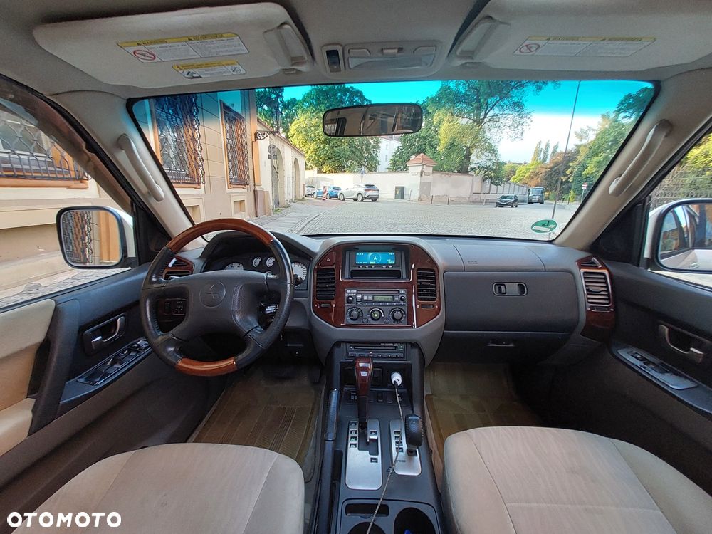 Mitsubishi Pajero - 7