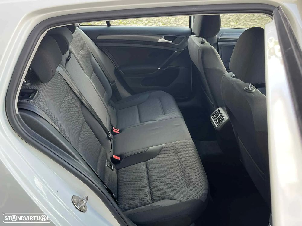 VW Golf 1.0 TSI Confortline DSG - 40