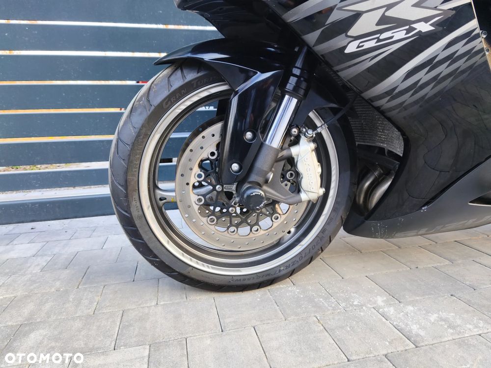 Suzuki GSX-R - 6
