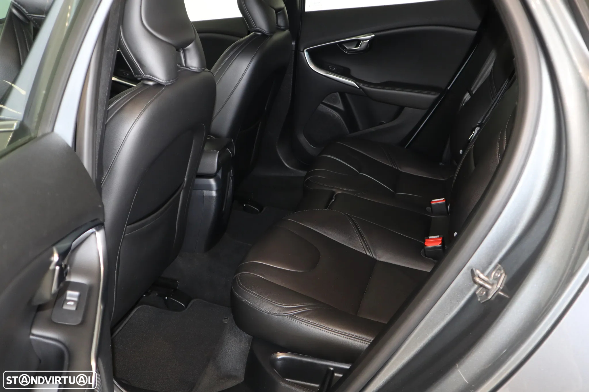 Volvo V40 2.0 D2 Inscription - 7
