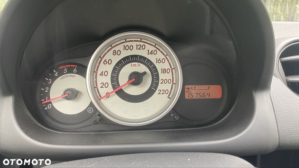 Mazda 2 - 8