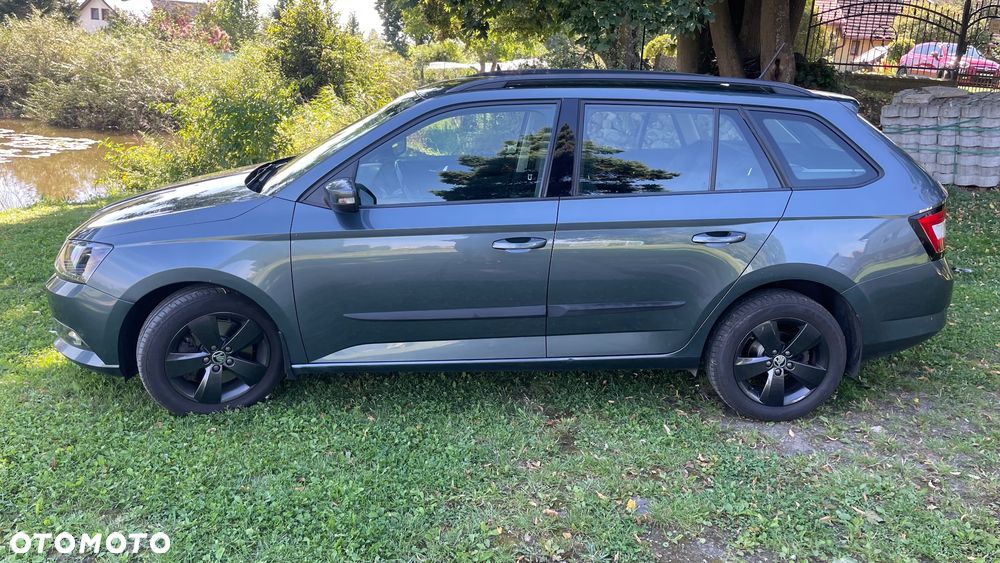 Skoda Fabia 1.0 TSI Style Color - 4
