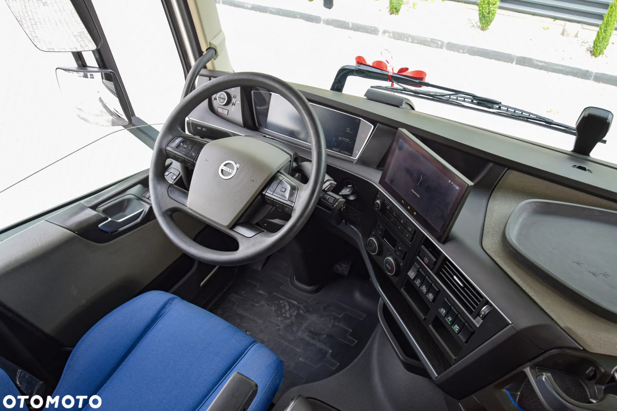 Volvo FH500 / EURO 6 / NOWY MODEL / KLIMATYZACJA POSTOJOWA / ACC / LEDY / 2 ZBIORNIKI PALIWA / FULL SPILERY / SERWISOWANY / SPROWADZONY - 25