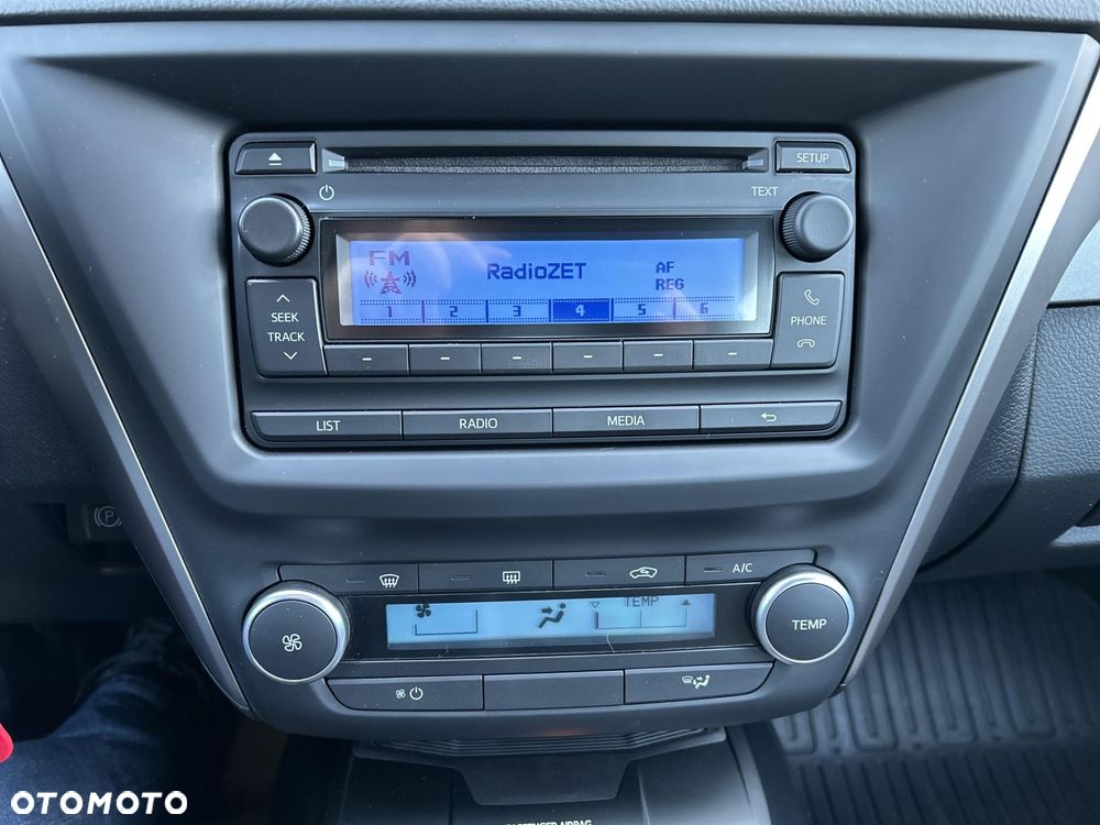 Toyota Avensis 1.8 Active - 13