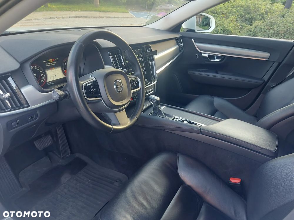Volvo V90 D5 AWD Geartronic Momentum Pro - 35