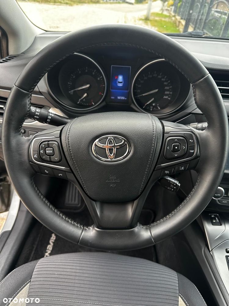 Toyota Avensis 1.8 Prestige MS - 12