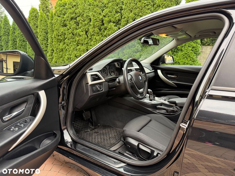 BMW Seria 3 320d Efficient Dynamic Edition Sport Line - 22