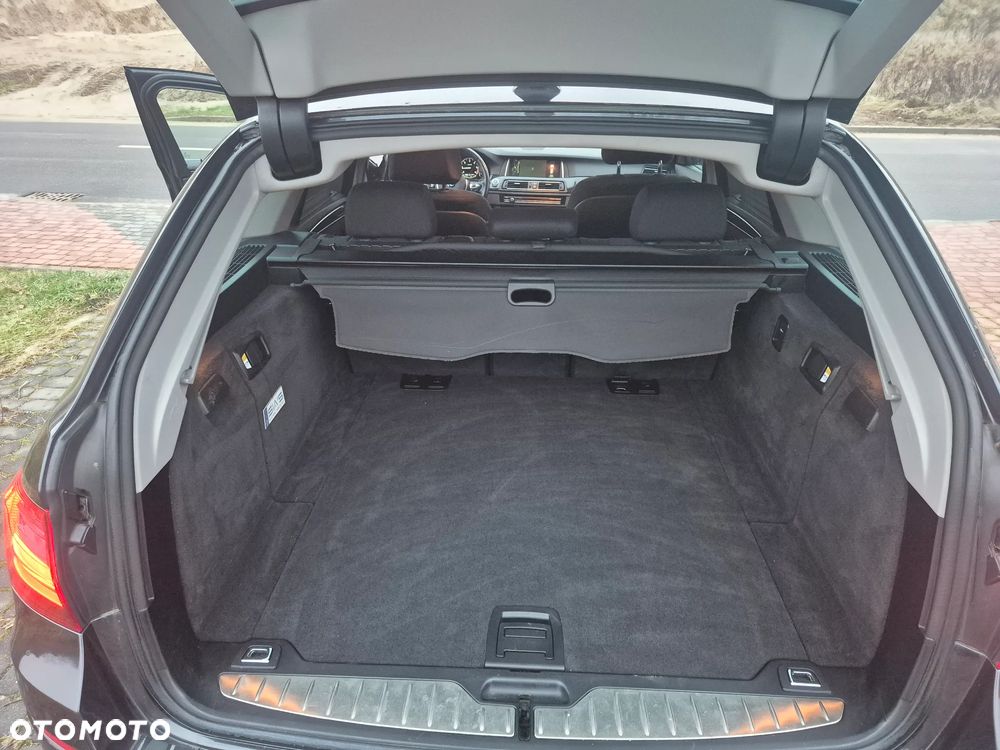 BMW Seria 5 525d xDrive Sport-Aut - 17