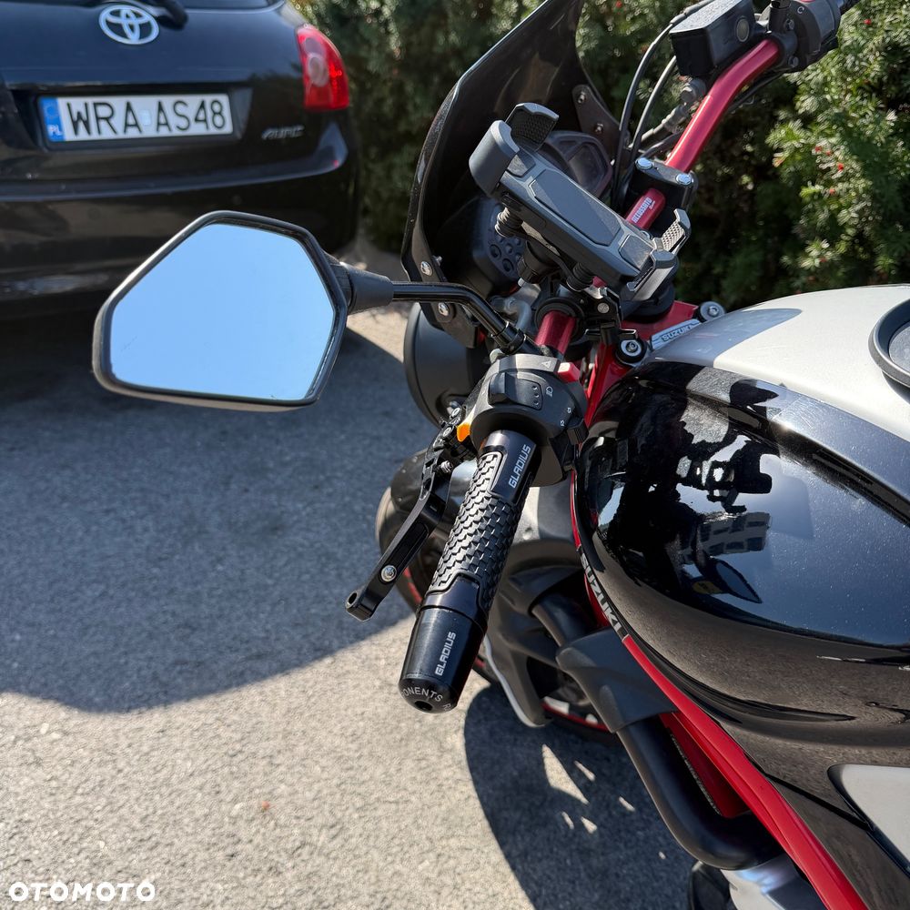 Suzuki Gladius - 8