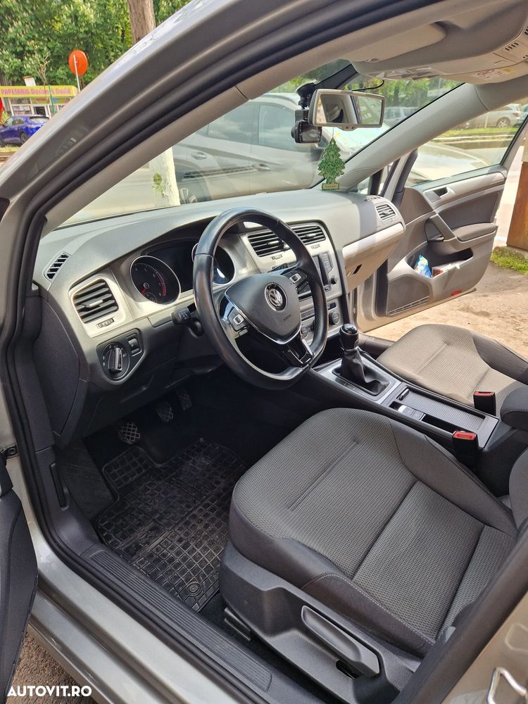 Volkswagen Golf - 9