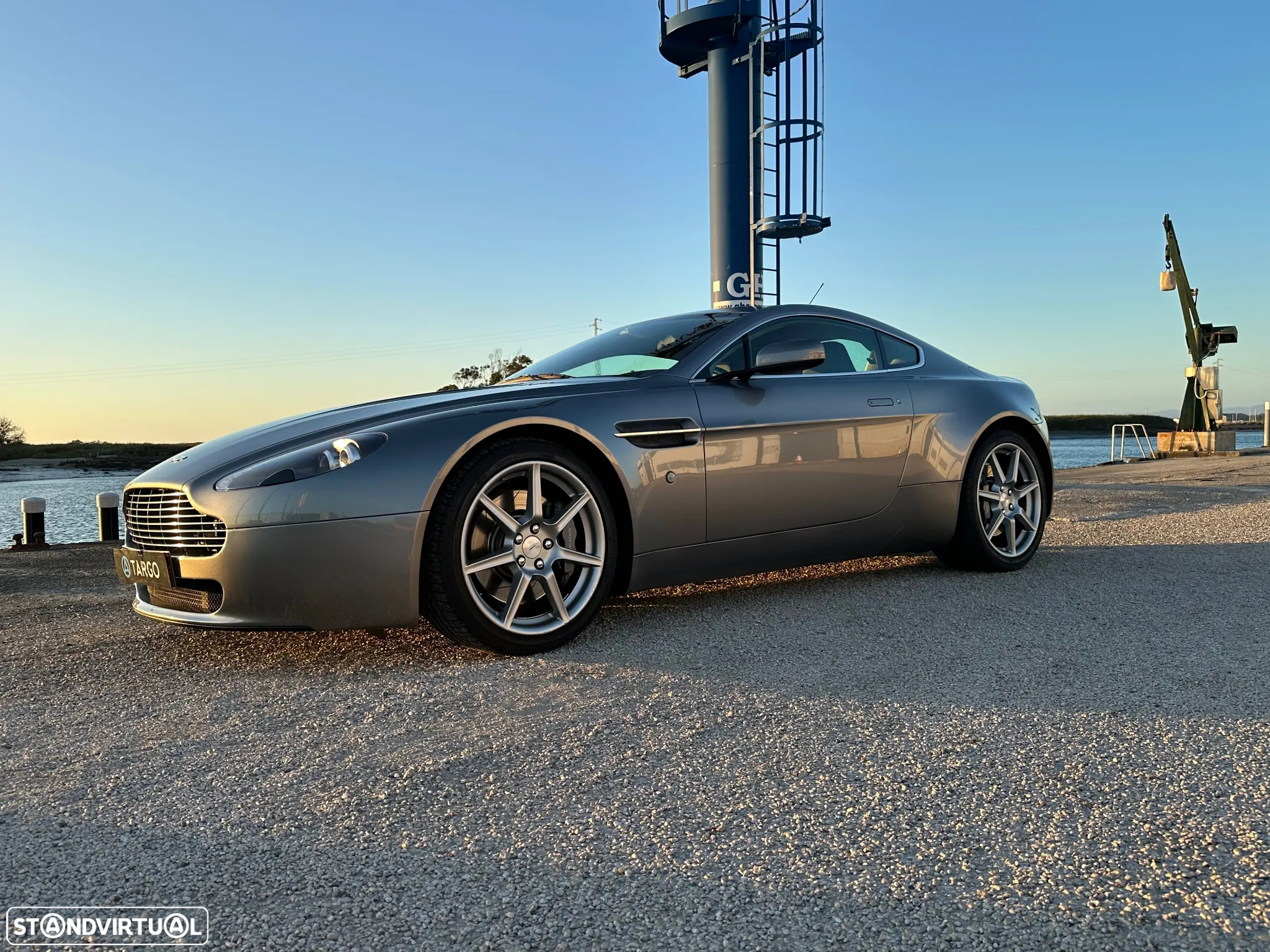 Aston Martin Vantage Coupe V8 - 4