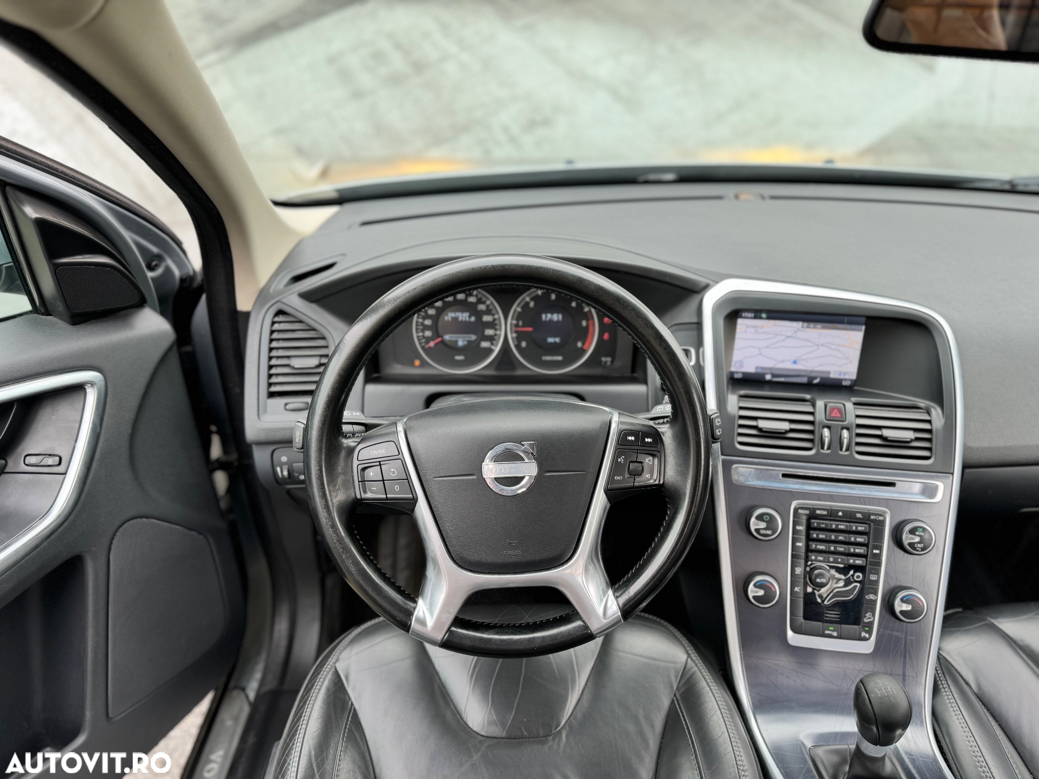 Volvo XC 60 D3 AWD Ocean Race - 25