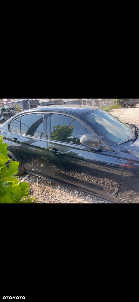 BMW Seria 3 335i - 25