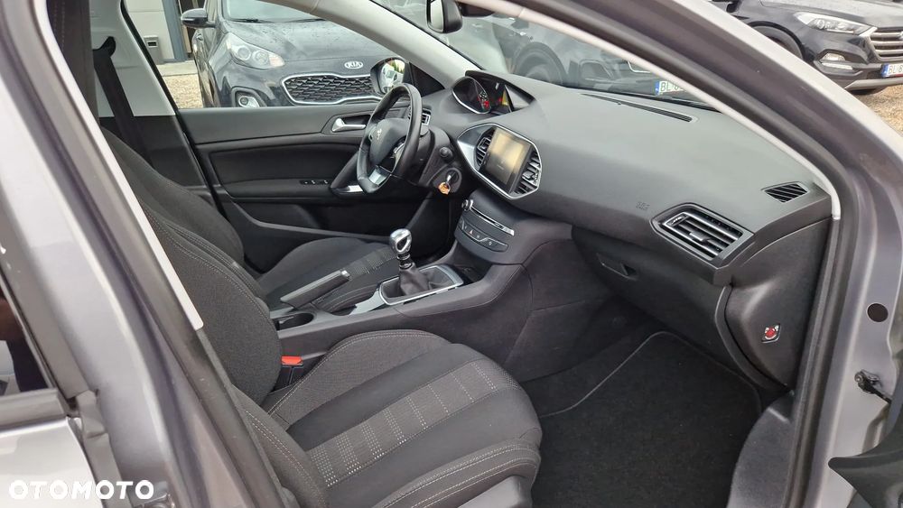 Peugeot 308 SW 1.6 BlueHDi Allure S&S - 11