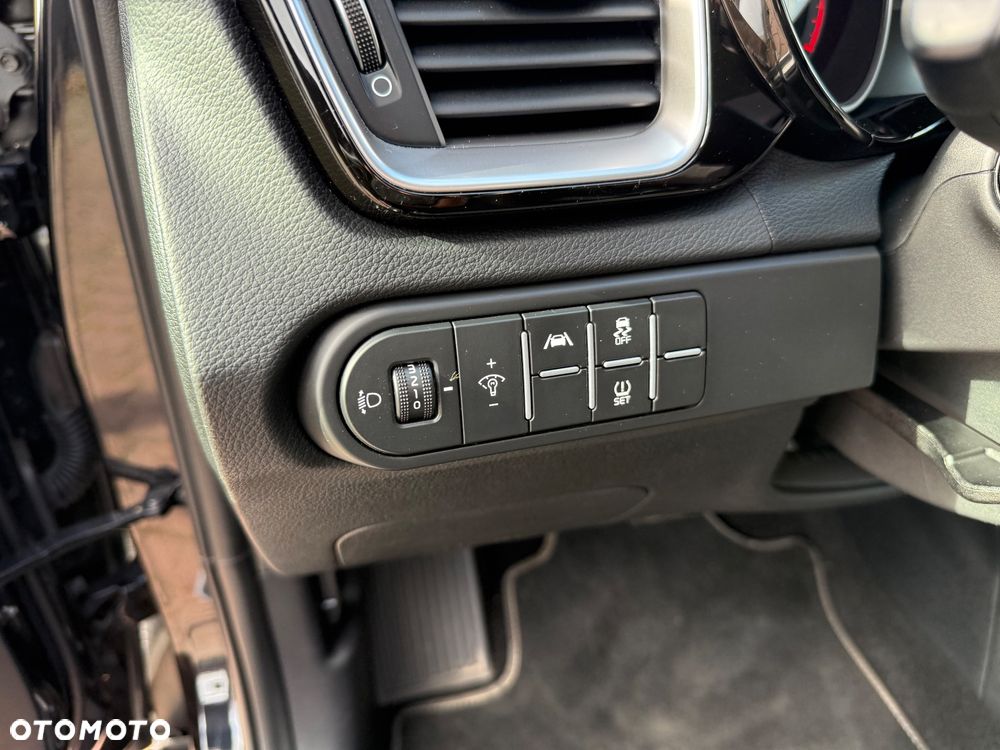 Kia XCeed 1.5 T-GDI L Business Line DCT - 17