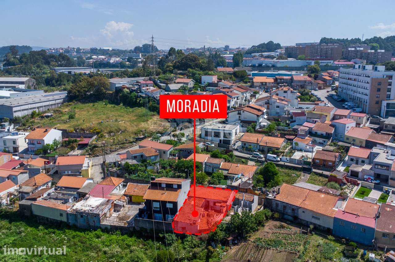 Duas moradias térreas T2 com quintal, para recuperar - Pedrouços, M... - Grande imagem: 5/30