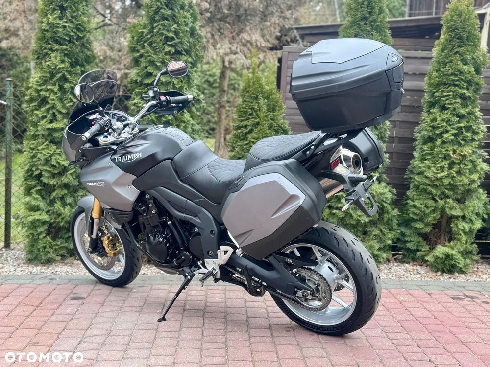 Triumph Tiger - 8