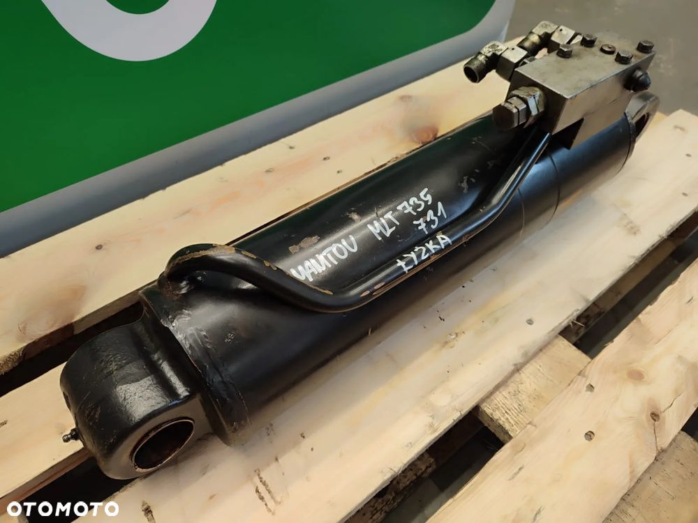 Siłownik hydrauliczny wychyłu łyżki MANITOU MLT 735 - 6