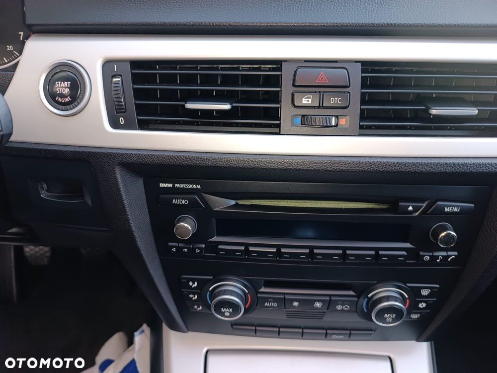 BMW Seria 3 318i Edition Lifestyle - 15
