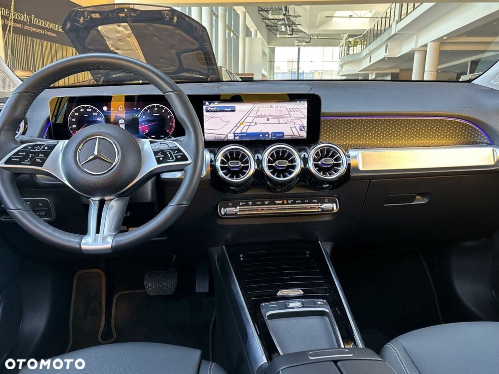 Mercedes-Benz GLB 200 Progressive 7G-DCT - 16