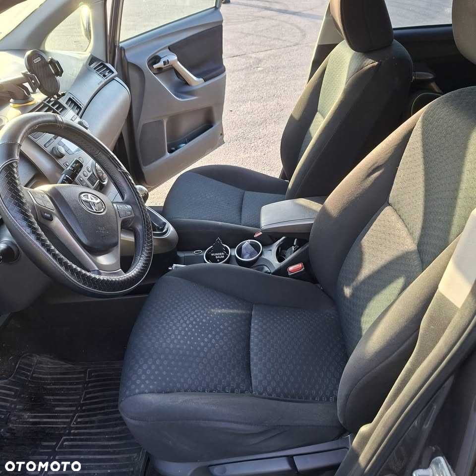 Toyota Verso - 8