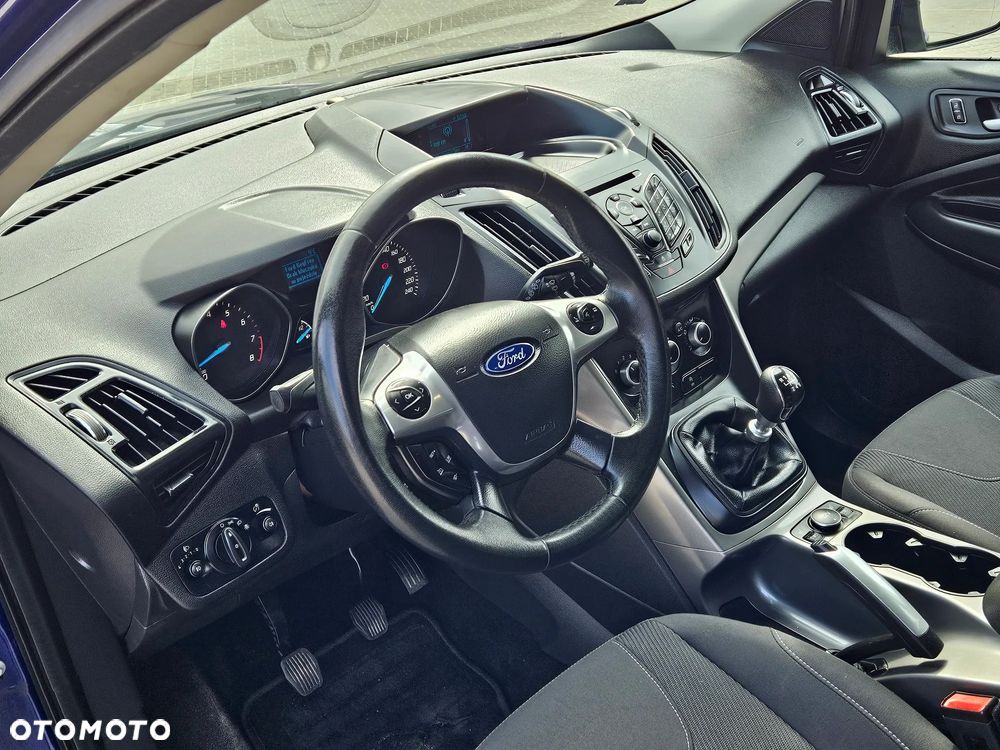 Ford Kuga 1.6 EcoBoost 2x4 Titanium - 8